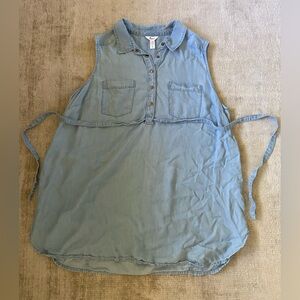 Thyme Maternity Light Blue Denim sleeveless Button-Up tunic